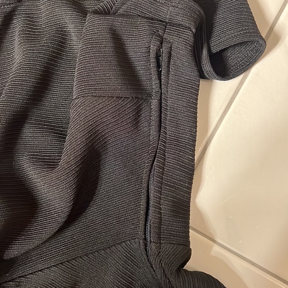 Black, medium, Guess, peplum top - Picture 3 of 5